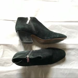 Ivanka Trump • Heeled Ankle Booties